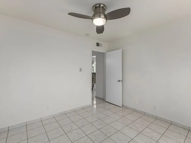 8241 N Central Ave #5 — Photo 7
