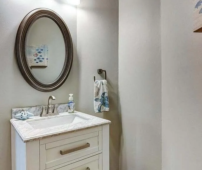 606 Bay Ave #6 — Photo 18