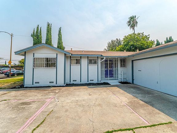 3rd image of 1631 Santee Dr