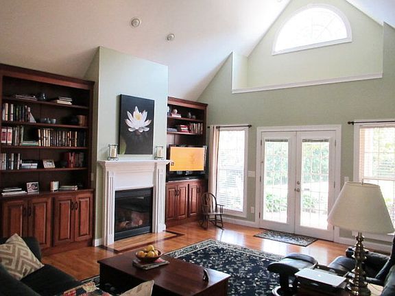 3rd image of 306 New Heritage Dr
