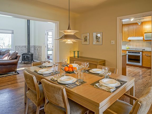 5th image of 4421 Avenida Del Sol NE