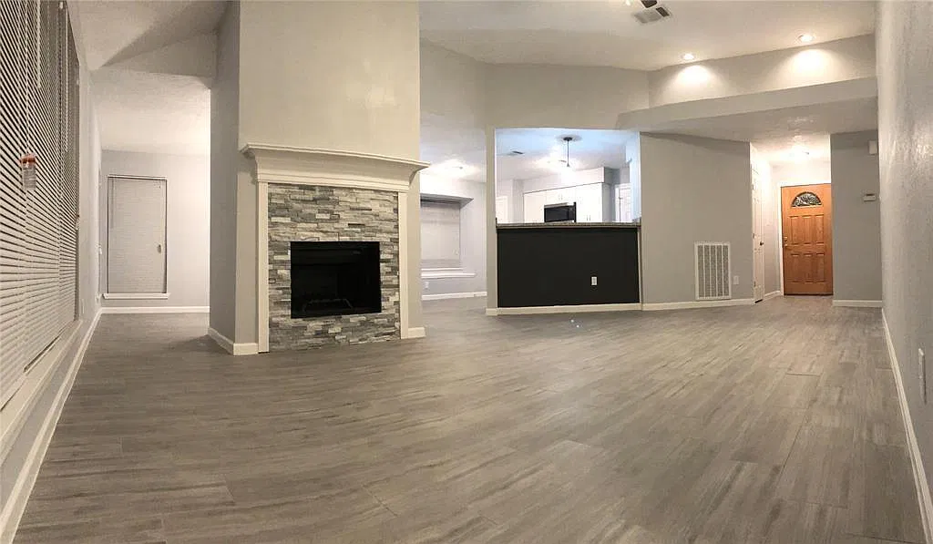 3 bed, 2.0 bath, 1448 sqft, $2,150 — Photo 2