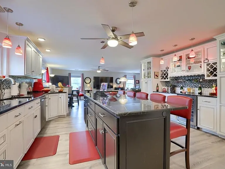 1500 Wilson Ave — Photo 30