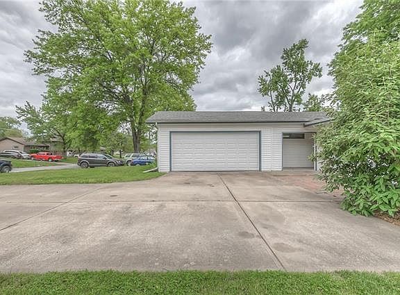 5th image of 3126 S 53rd Ter
