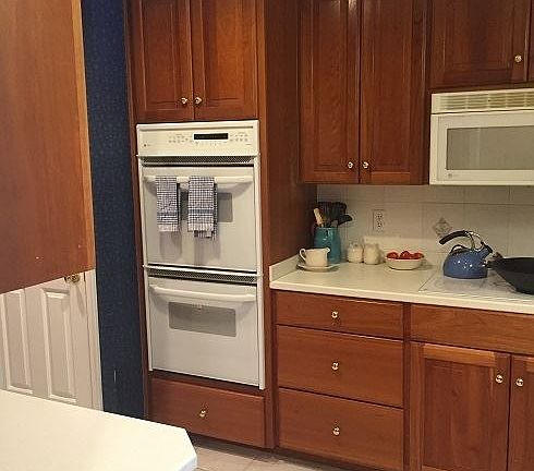 5th image of 2133 S Henry St