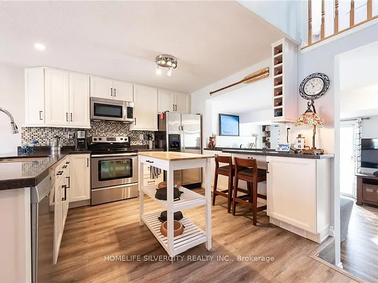 141 Athabaska Rd — Photo 4