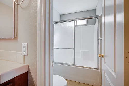 2041 S Highland Ave Photo 1