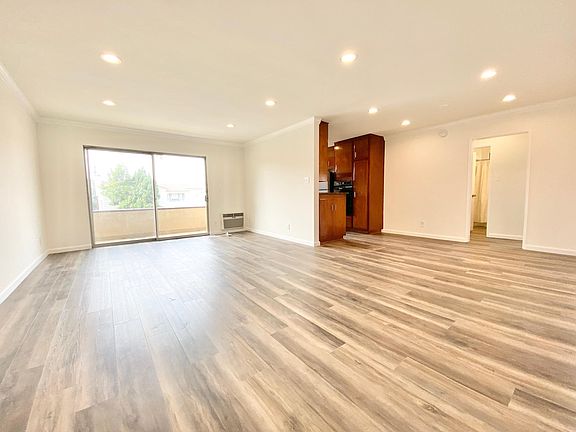 2nd image of 1446 S Canfield Ave APT 6