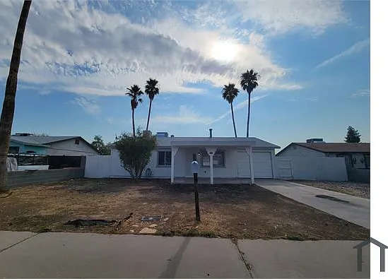 4 bed, 1400 sqft, $1,900 — Photo 2