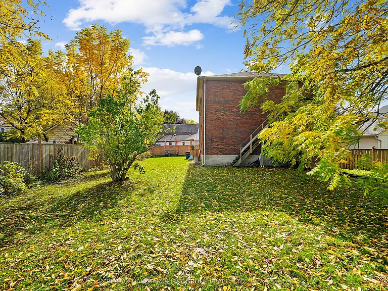 176 Sydenham St #UPPER — Photo 22