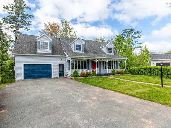 3 Parker Place Cres, East Hants, NS B2T 1C8