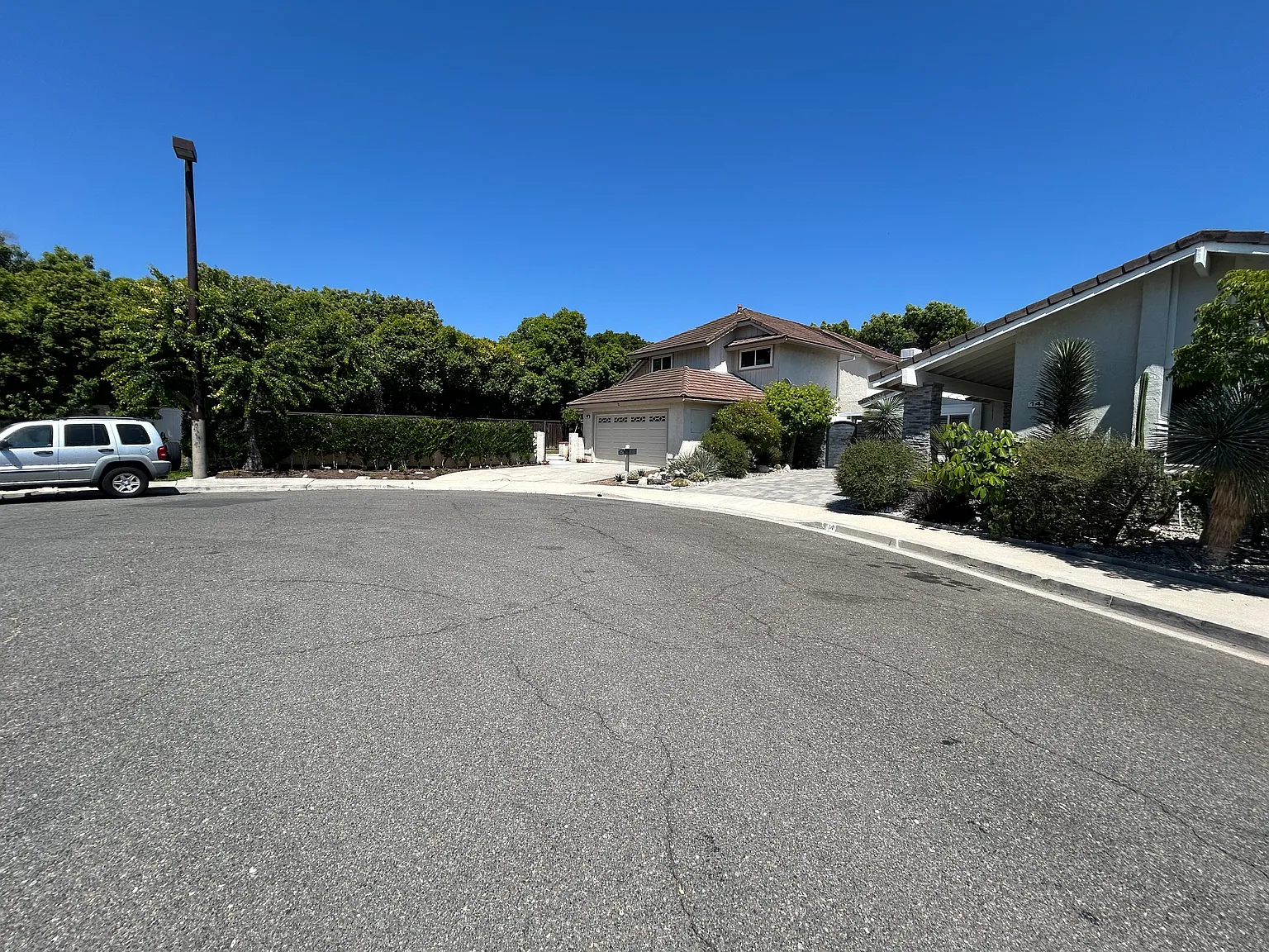 4 bed, 2200 sqft, $5,500 — Photo 2