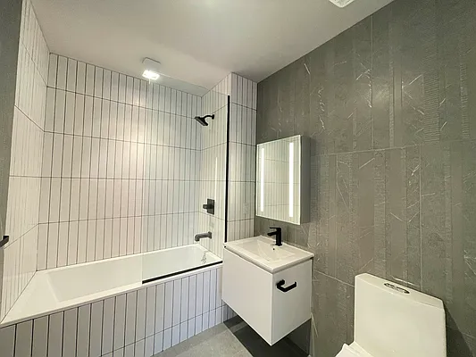 Rented by Tapiro Realty | media 9