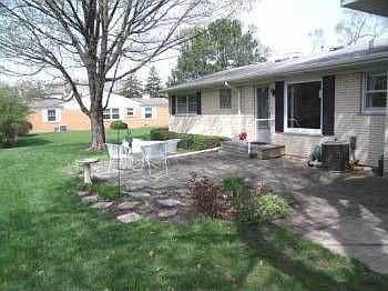 3rd image of 2569 Canterbury Dr