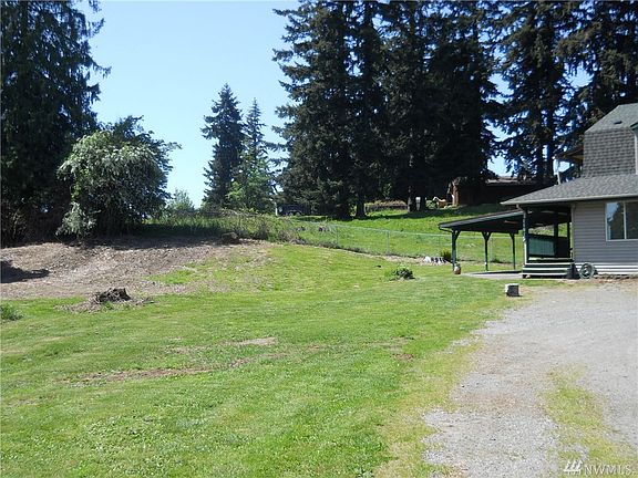 3rd image of 11815 32nd Street Ct E