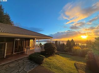 93883 Makai Ln, North Bend, OR 97459