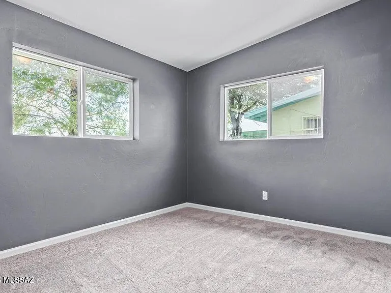 843 E Alturas St — Photo 18