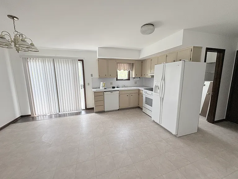 6594 Ravenwood Ave NW — Photo 7
