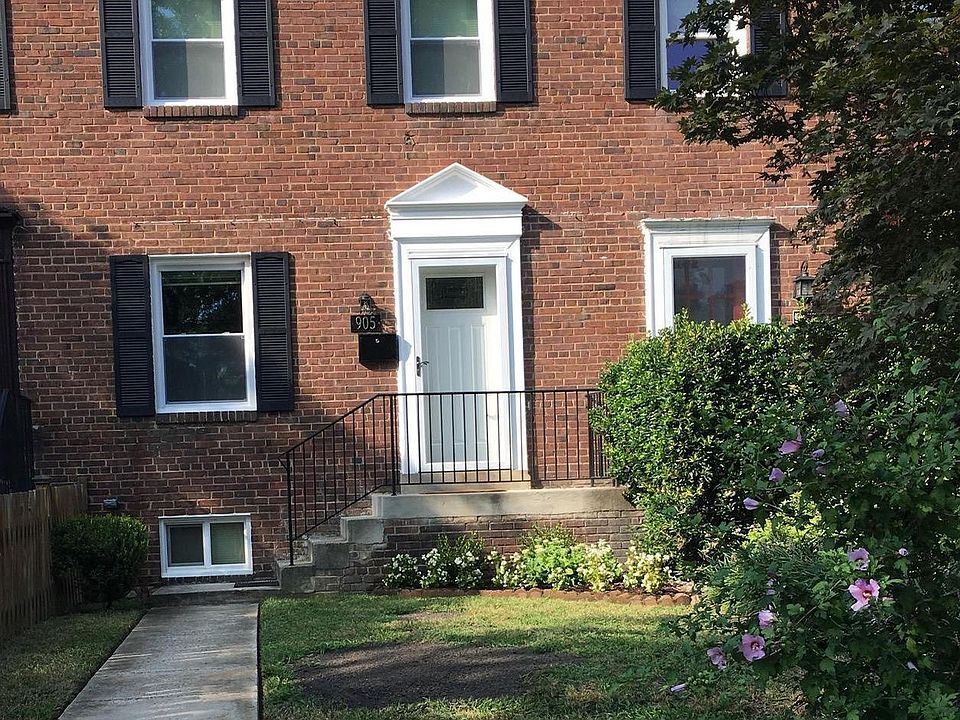 1st image of 905 2nd St