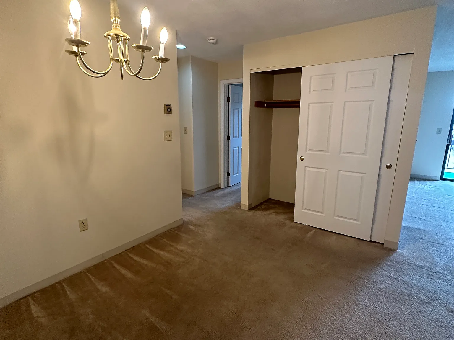 2 bed, 9999 sqft, $3,000 — Photo 4
