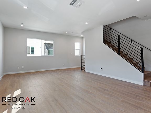 4th image of 4500 Esmeralda St #4