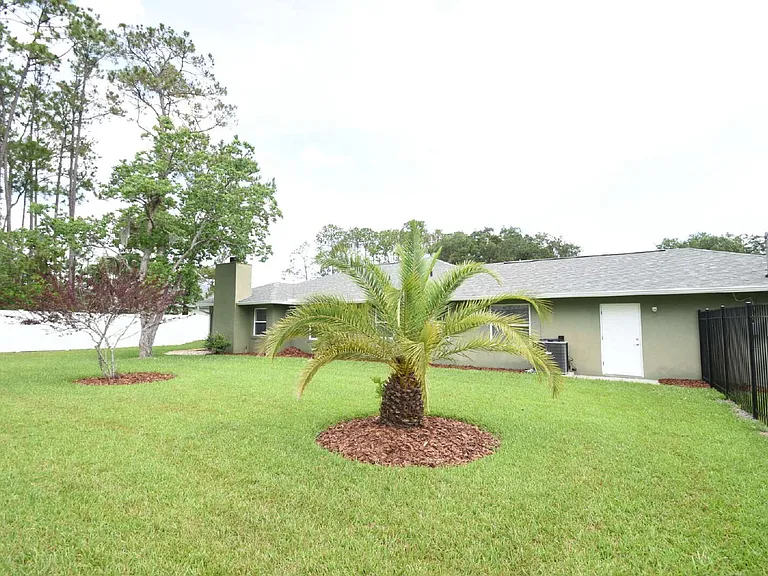 33 Poinsettia Ln — Photo 47