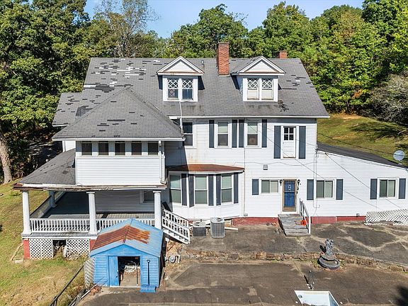 45th image of 315 E Main St