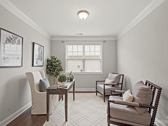 2nd image of 5035 Lydney Cir