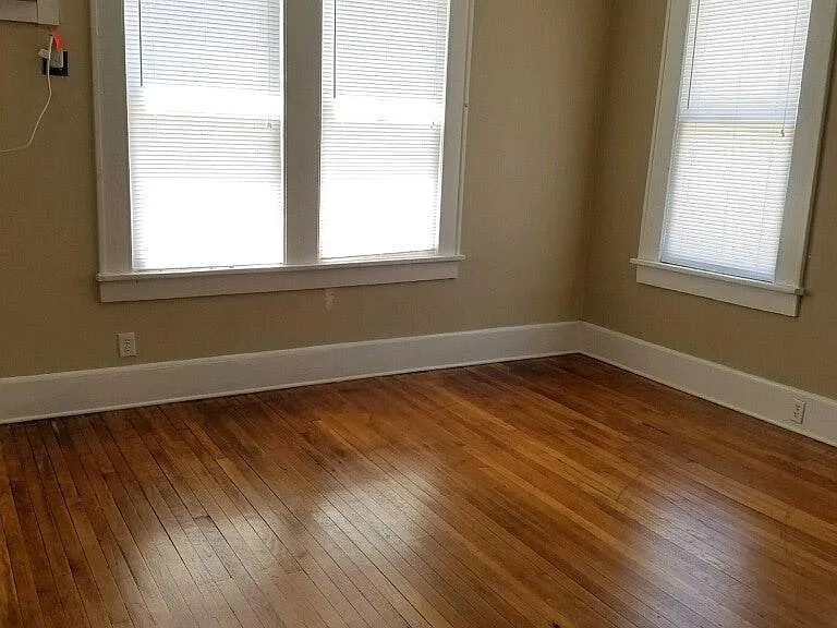 249 Kings Hwy — Photo 2