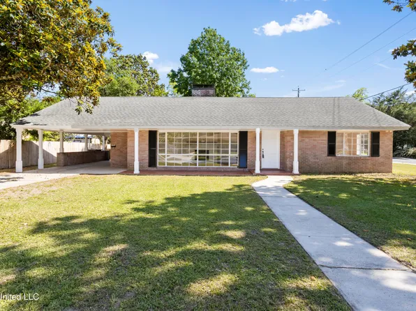 1095 Columbus St, Biloxi, MS 39530