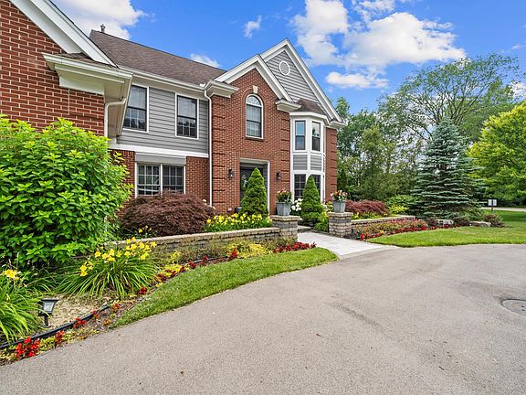 2nd image of 16124 Maplewood Ct