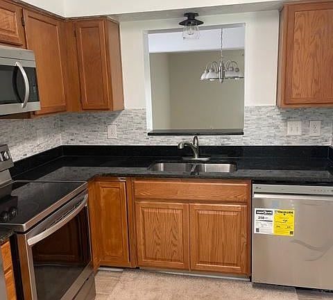 4th image of 6807 Ammendale Way