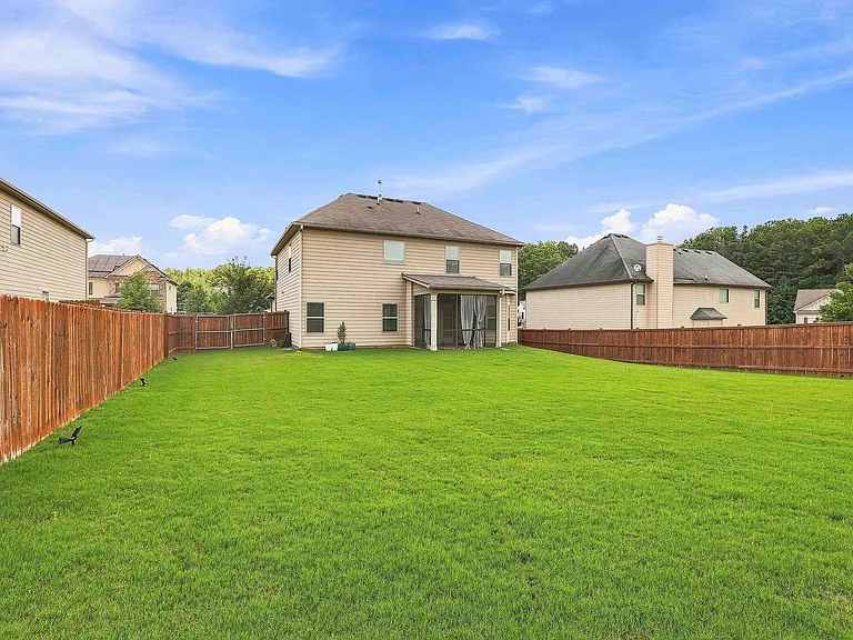 636 Amrose Way — Photo 24