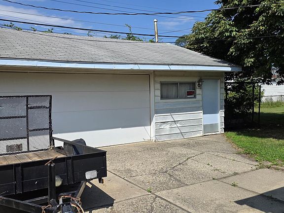 3rd image of 19285 E Forteen Mile Rd