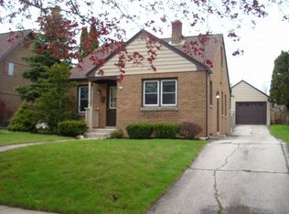 534 S 30th St, Manitowoc, WI 54220