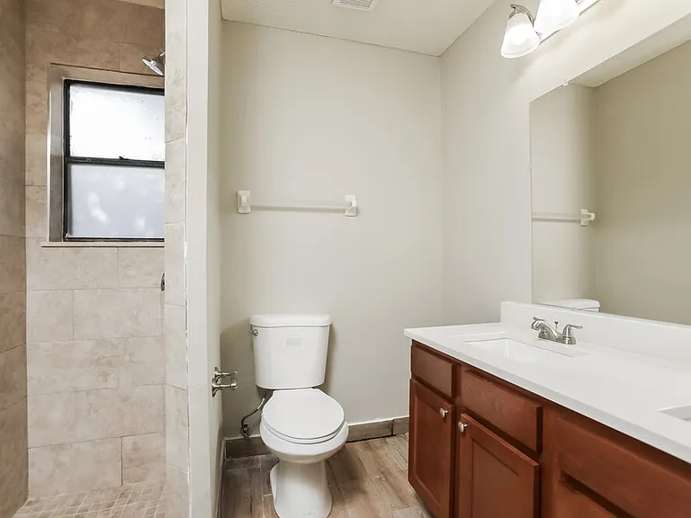 173 Lakeside Cir — Photo 10