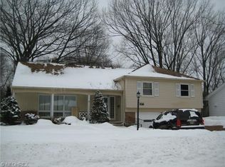 6617 Bennington Dr, Parma Heights, OH 44130