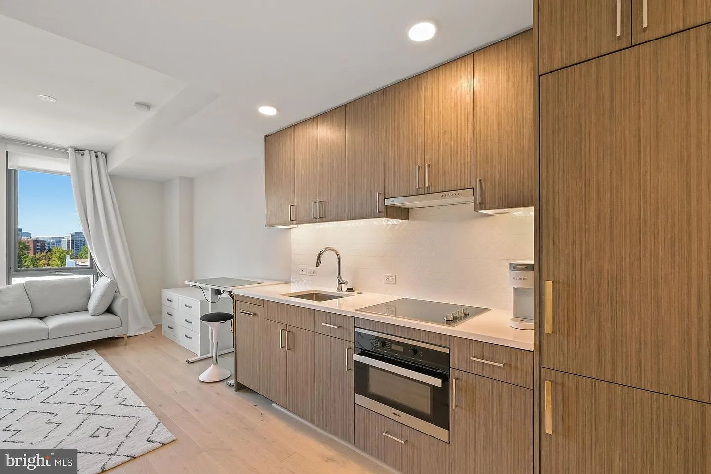 Studio, 1.0 bath, 420 sqft, $1,750 — Photo 3