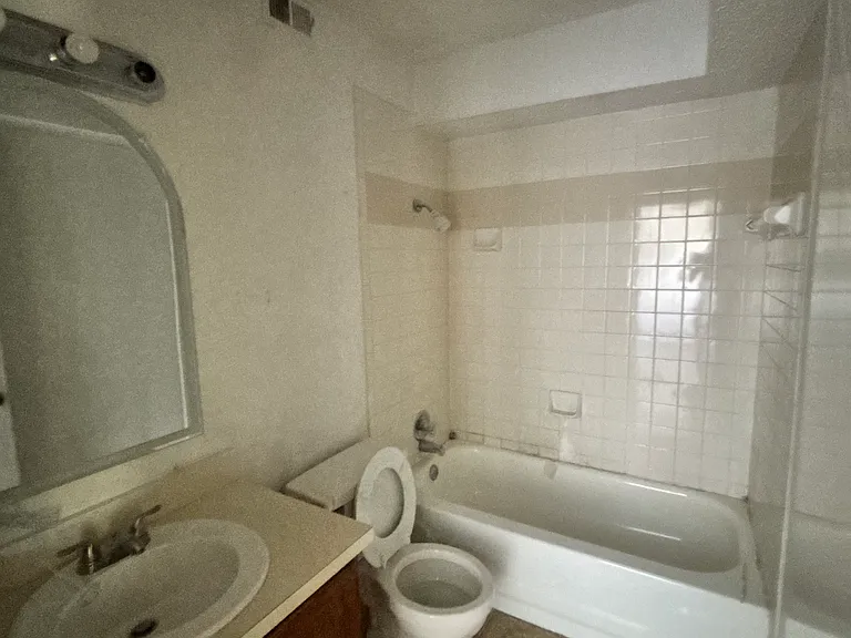804 Saint Andrews Ct — Photo 9