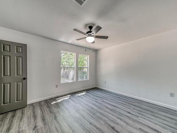 4th image of 114 E 6th St