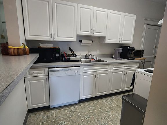 5th image of 15 Stearns Rd #4A