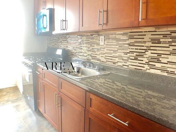 3rd image of 12 Seaman Ave APT 5D