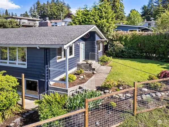 1236 W Racine Street, Bellingham, WA 98229