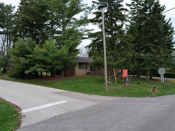 3rd image of 394 Maplehurst Ave