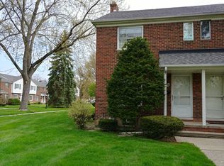 23028 Gary Ln, Saint Clair Shores, MI