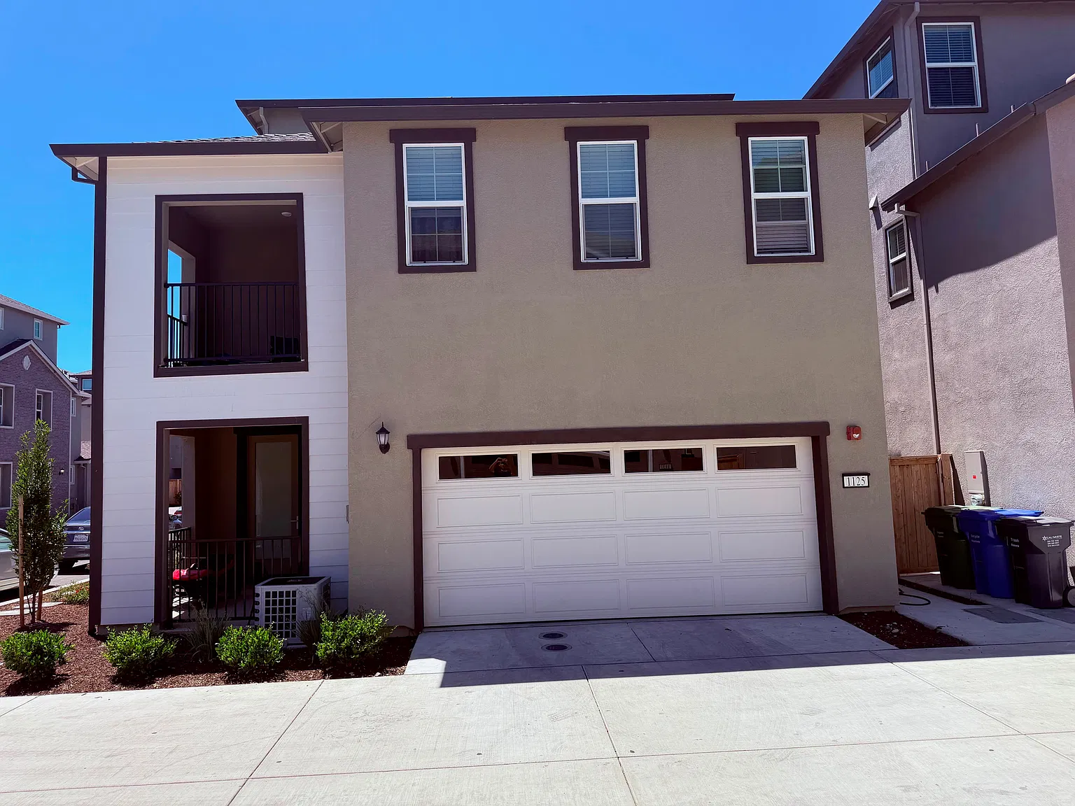 4 bed, 2339 sqft, $3,200 — Photo 1