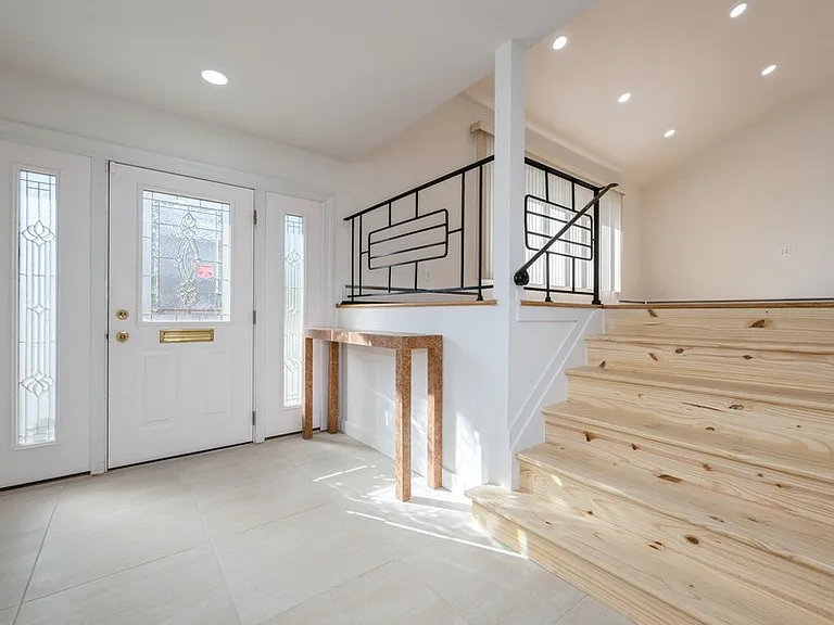 482 Harbor Dr — Photo 4