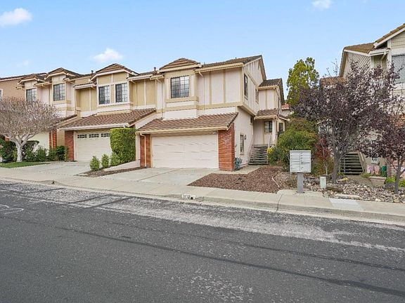 4th image of 1810 Parkwood Dr