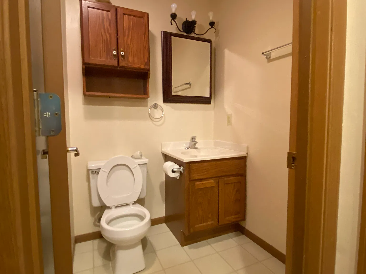 2 bed, 1000 sqft, $1,275 — Photo 2