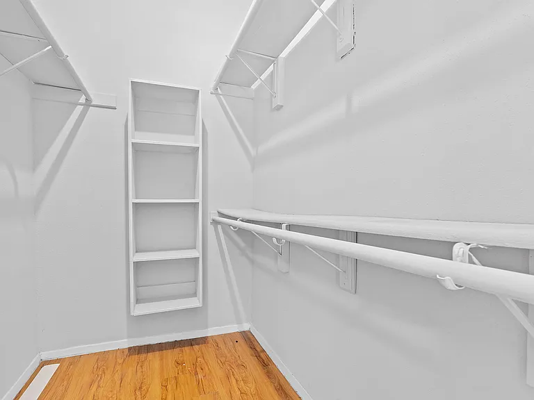 114 E 31st St #115 — Photo 16